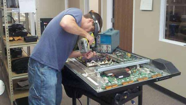 Ремонт плазменного телевизора в мастерской с извлечением платы